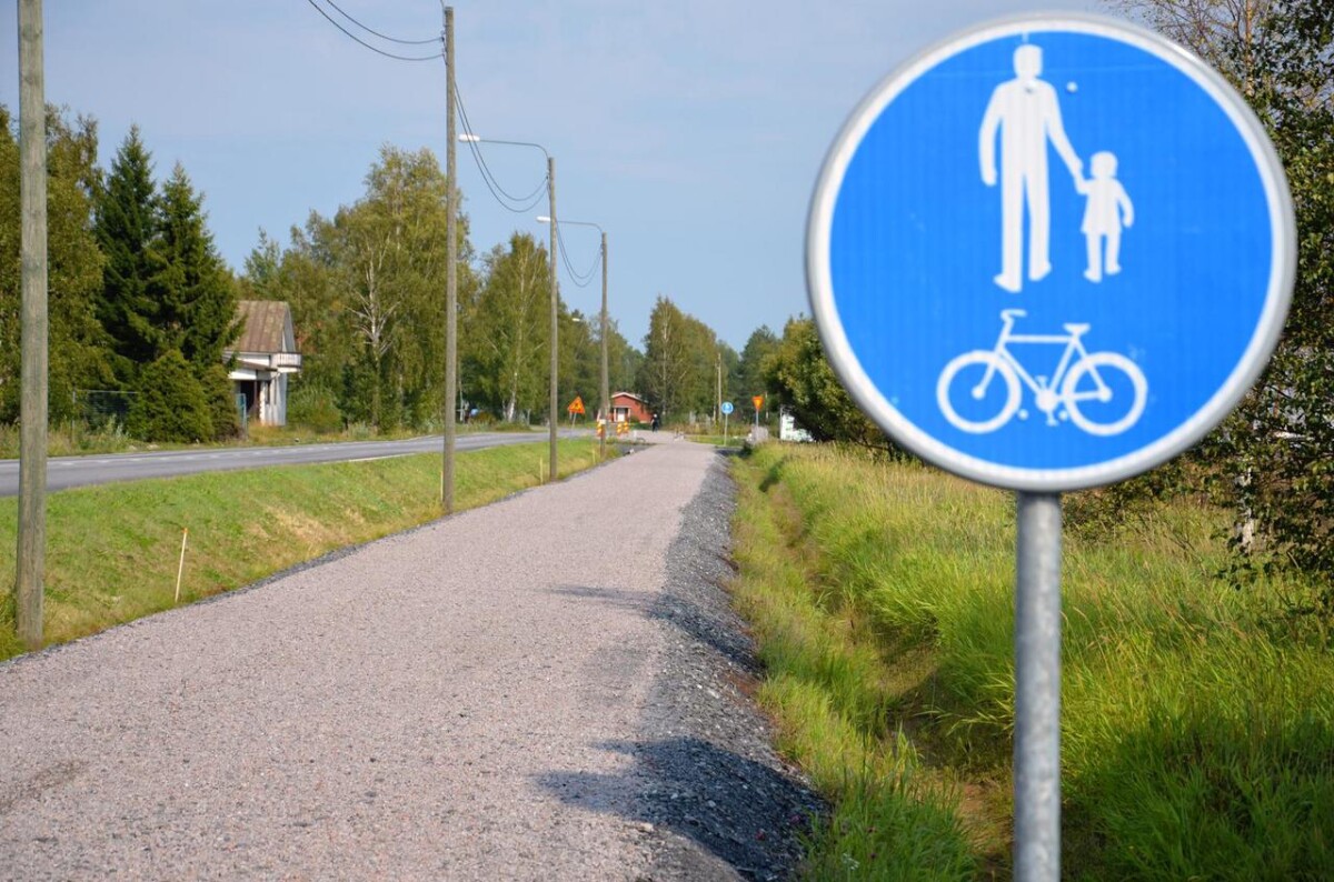Pyöräteiden rakentaminen puhuttaa Kannuksessa – neljä valtuutettua lähestyi  asialla ministeri Mika Lintilää | Lestijoki