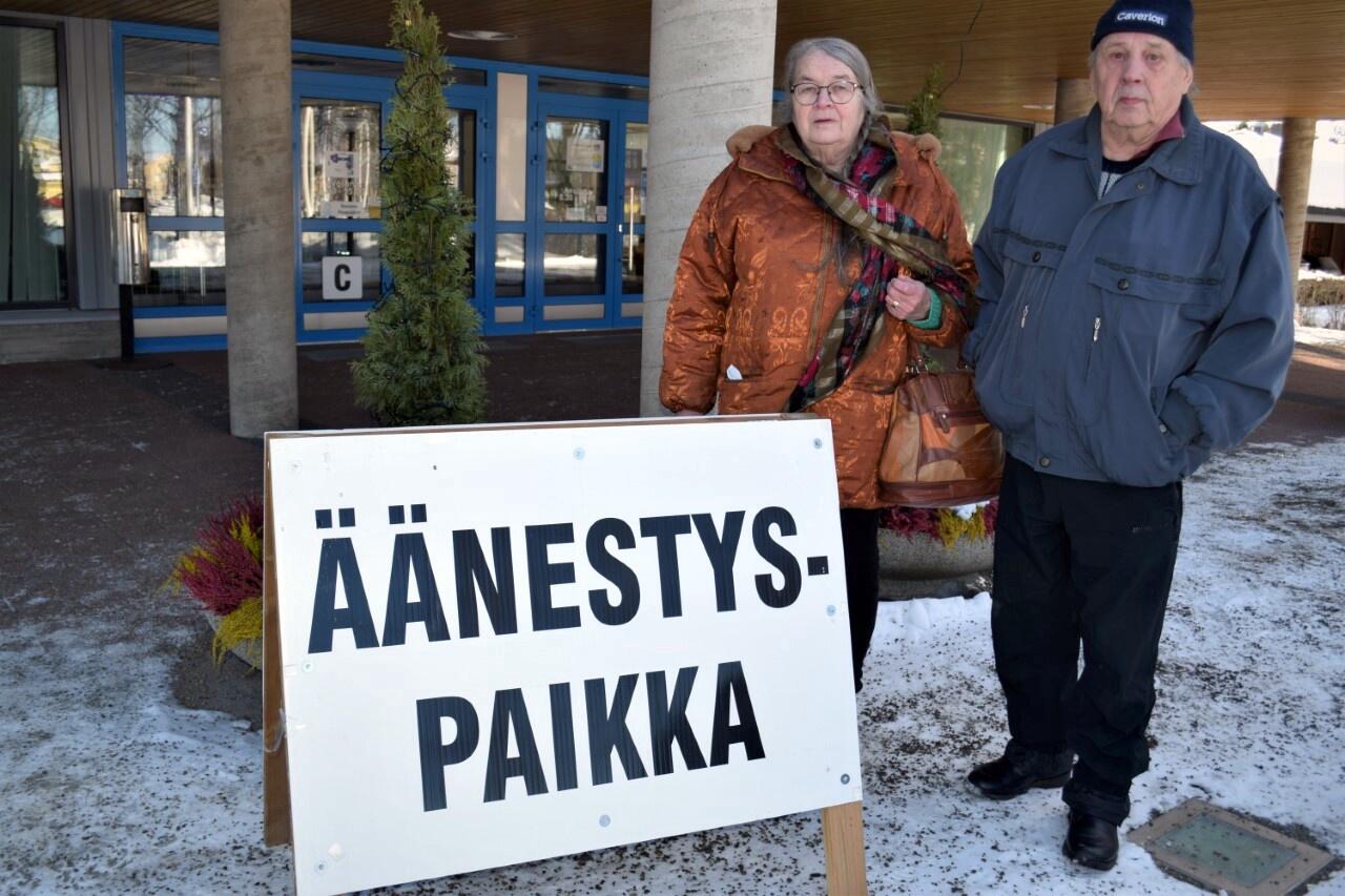 Henna ja Tapio Takala äänestivät varsinaisena vaalipäivänä | Selänne