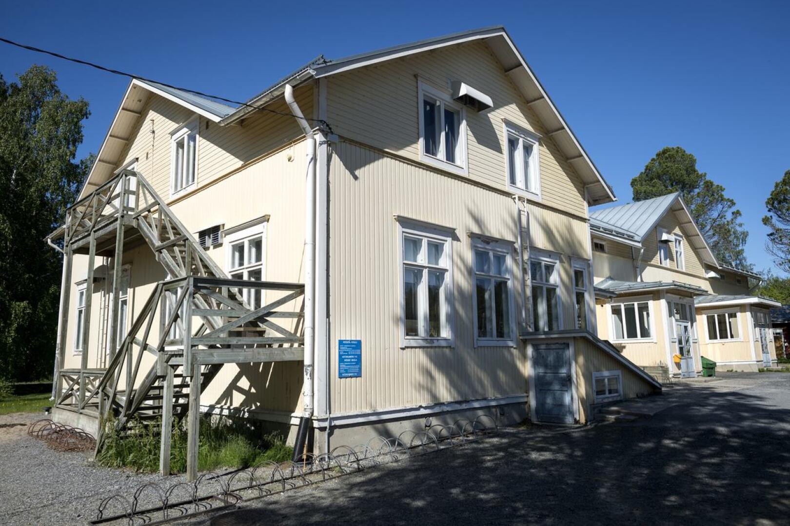 Kokkolan kaupunginhallitus päätti Rödsön koulun myynnistä – Kohde myydään  korkeimman tarjouksen tehneelle | Keskipohjanmaa