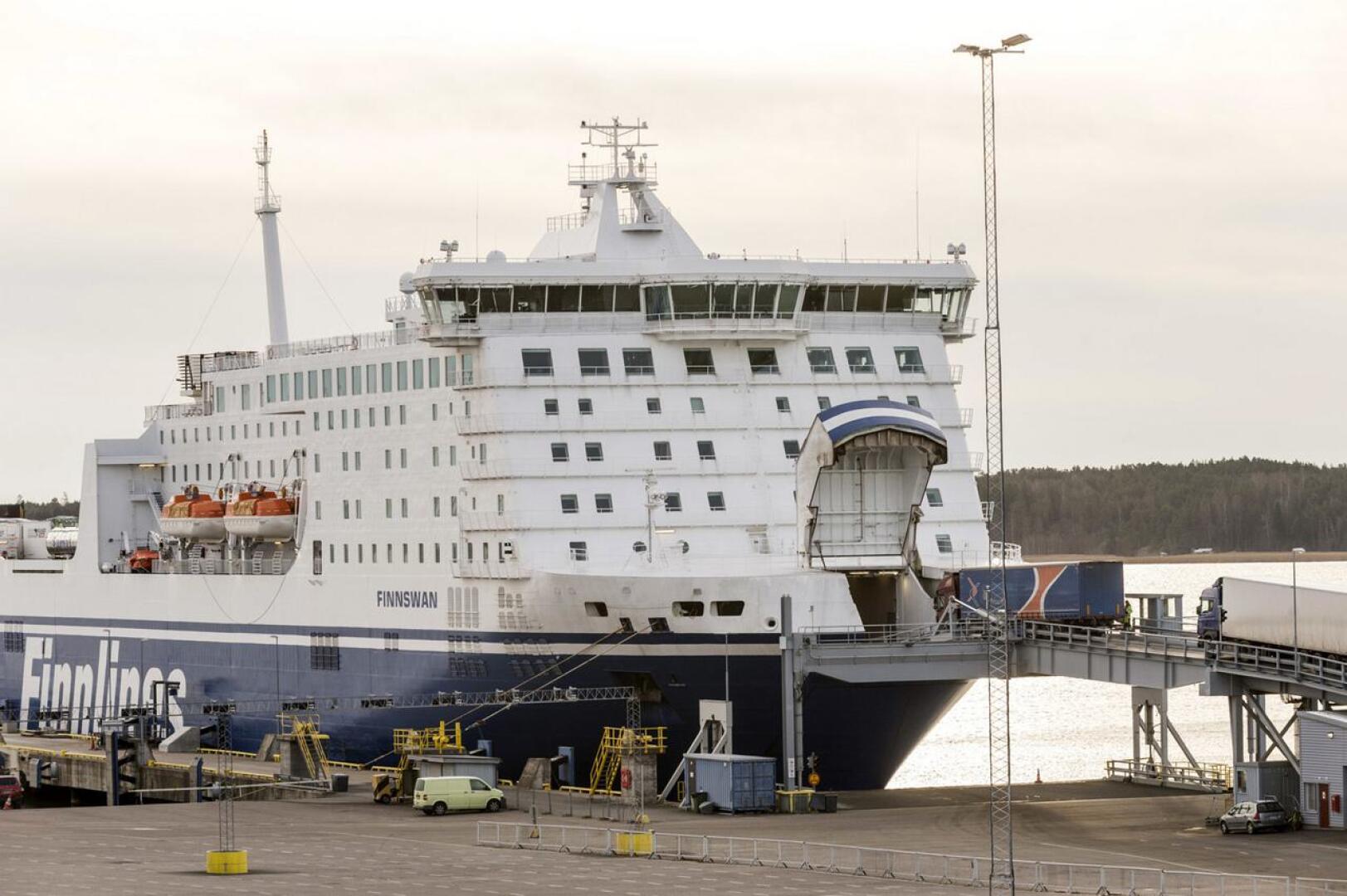 Lääkekuljetukset Suomeen varmistetaan laivoilla, Suomen Varustamot  vakuuttaa – Matkustajalaivojen peruutukset eivät ole vielä vaikuttaneet  rahtiin | Keskipohjanmaa