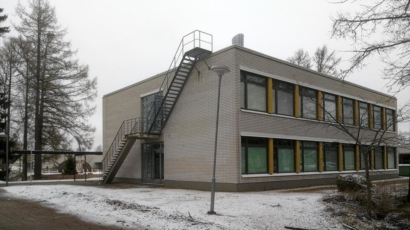 Oxhamn yläkoulun rakennuksista puretaan yksi, niin sanottu Annex-rakennus. Ensimmäisessä vaiheessa rahaa kuluu 650 000 euroa.