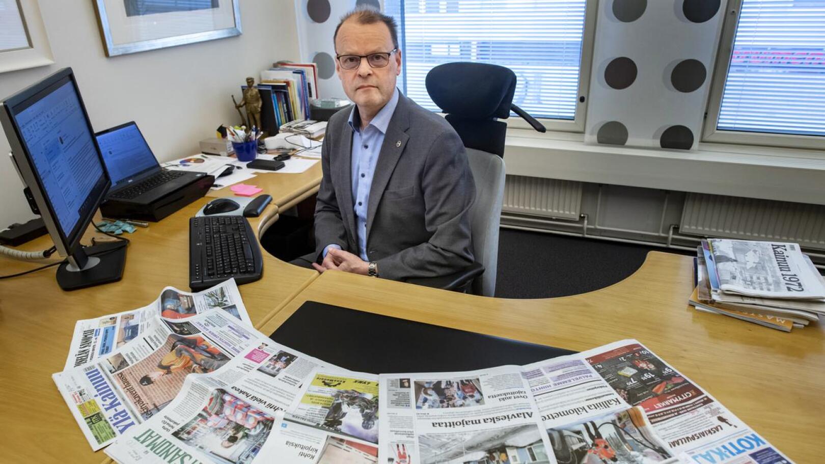 Hilla Groupin toimitusjohtaja Mikko Luoma haluaa korostaa digituotteiden merkitystä tilanteessa, jossa tiedontarve on suurta, mutta paperin saatavuus heikkoa.