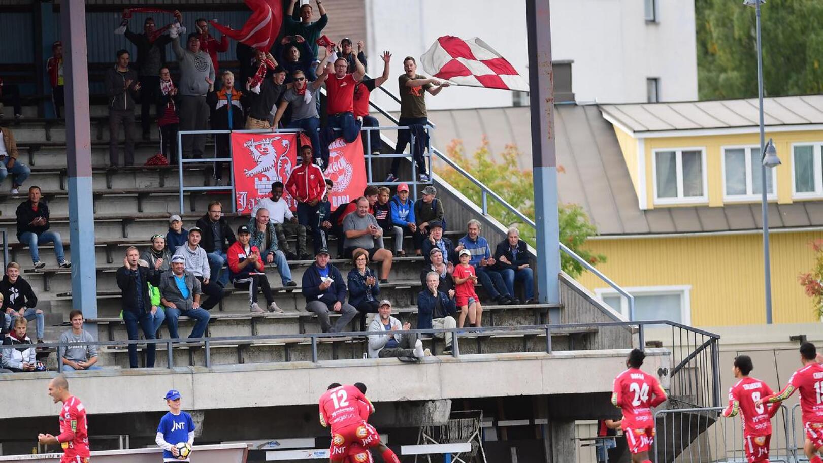 Kauden kolmannessa Rantaderbyssä oli punaisten vuoro juhlia. Jaro voitti kotikentällään KPV:n maalein 3-0.
