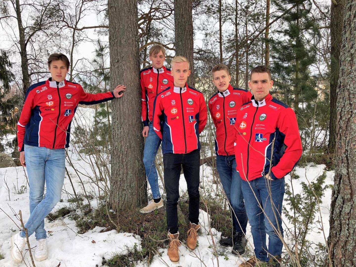 IF Brahen ensi kauden suunnistusjoukkueen rungon muodostavat Valter Joensuu (vas.), Emil Jansson, Otto Gripenberg, Daniel Stenlund ja Fredrik Portin.