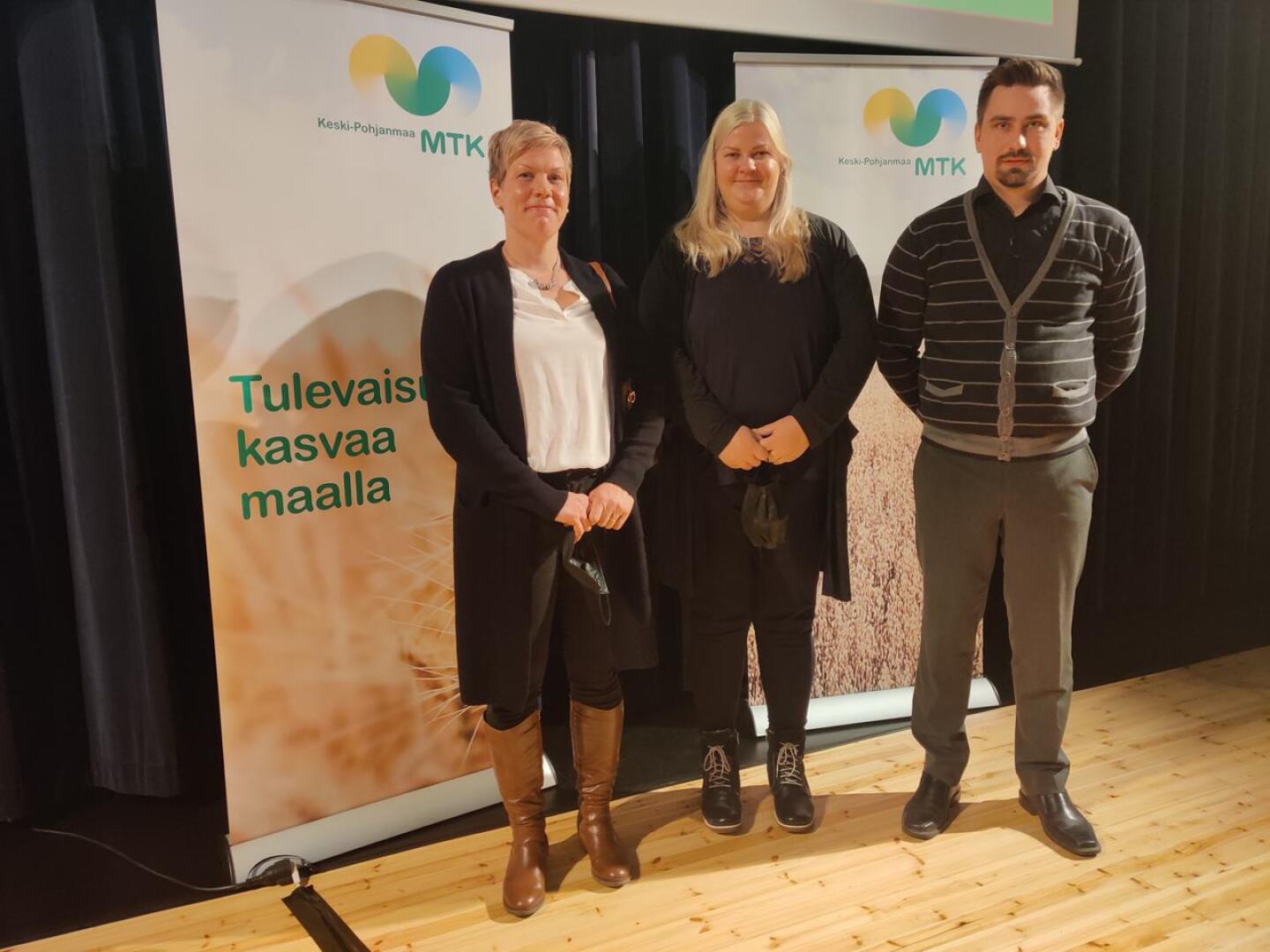 Uusia johtokunnan jäseniä. Oikealta Katja Honkonen, Anne Ilola ja Markus Kivelä.