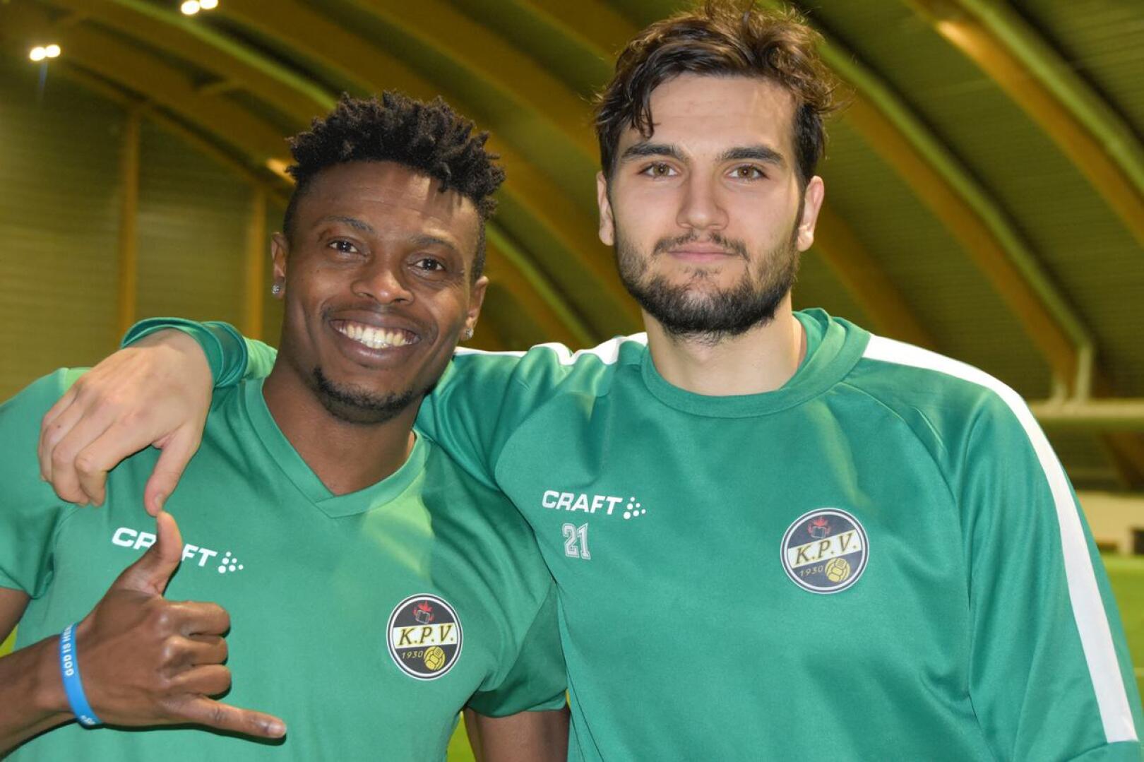 Stanley Amuzie ja Haris Chantzopoulos ovat KPV:n puolustuksen "isoja poikia" ensi kaudella.