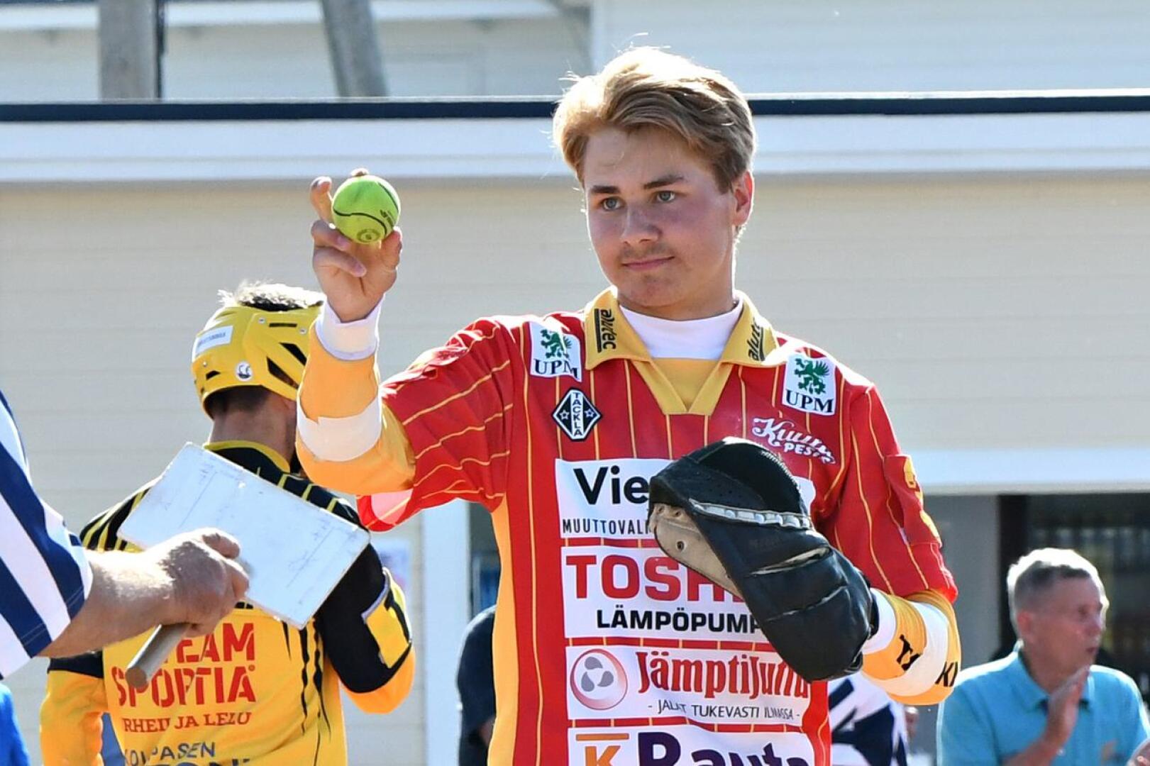 Aatu Saastamoinen nähtiin vielä viime vuonna Ylivieskan Kuulan ykköspesisjoukkueessa. 