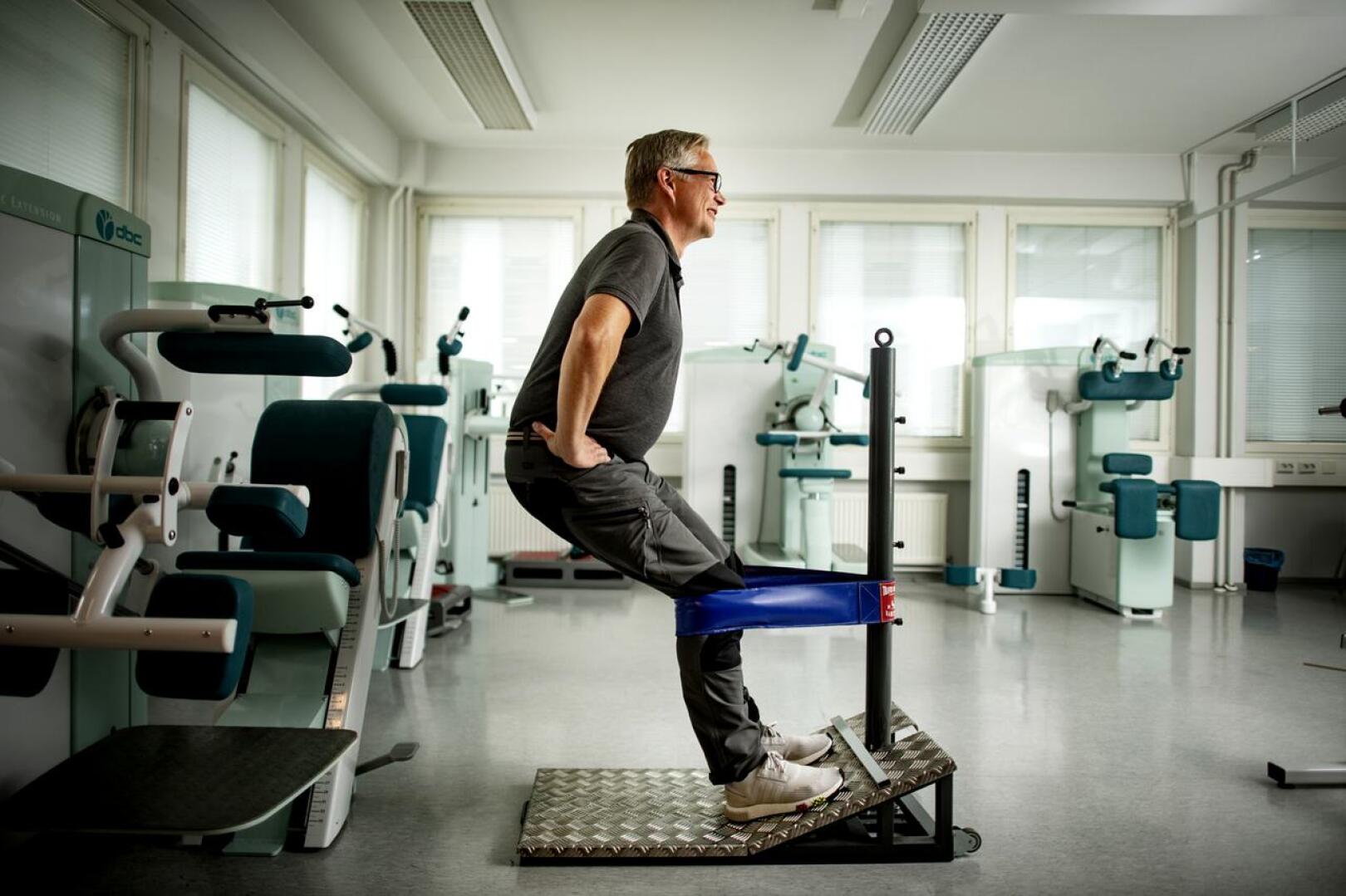 OMT-Klinikan omistaja ja urheilufysioterapeutti Jukka Ritola on kuntouttanut urheilijoita lähes 30 vuotta.