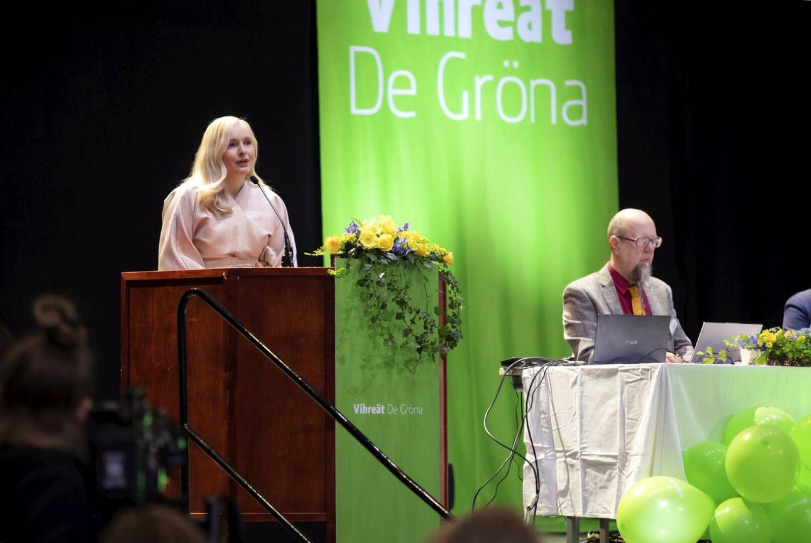 Maria Ohisalo puhui Vihreiden puoluekokouksessa Joensuussa.