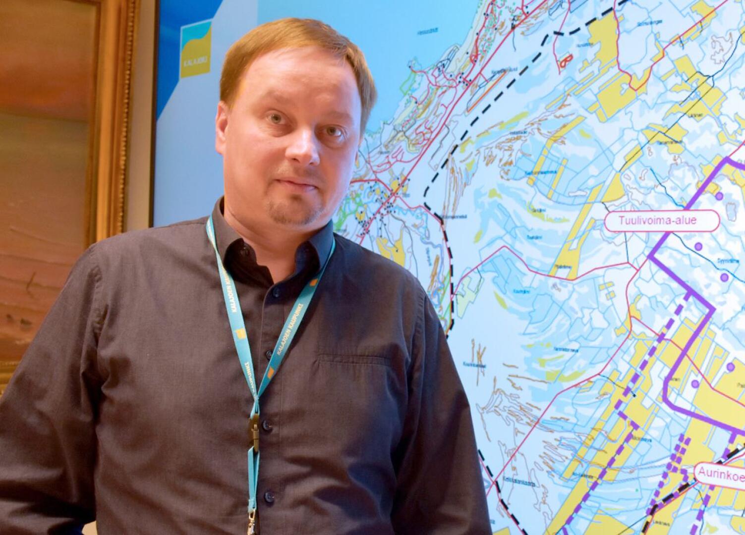 Yritysasiantuntija Kimmo Niskanen yllättyi uusien yritysten määrästä Kalajoella.