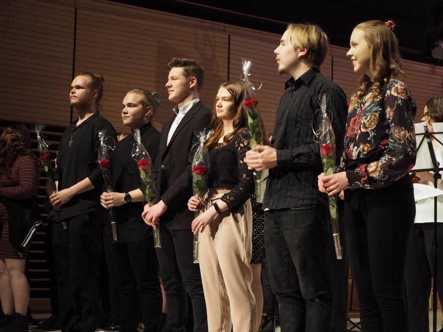 Kamarimusiikkiviikolla Kaustisen musiikkilukion konsertissa on yleensä esitetty opiskelijoiden sävellyksiä. Viimeksi niitä kuultiin livenä vuonna 2020. 