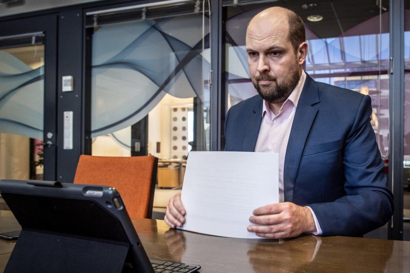 Kokkolalainen valtiosihteeri Tuomo Puumala sai torstaina työpariksi uuden ministerin, kun Antti Kurvinen nimitettiin tiede- ja kulttuuriministeriksi.
