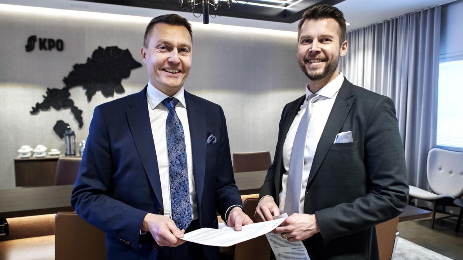 Osuuskauppa KPO:n toimitusjohtaja Kim Biskop (vas.) ja talousjohtaja Matti Laukka kertoivat viime vuoden tuloksestan sekä uusista suunnitelmista.