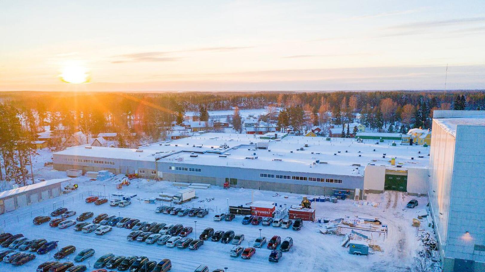 Sievin Jalkine Yritys investoi 15 miljoonaa euroa tuotanto- ja varastotilojen laajennukseen sekä varastoautomaatioon Sievissä.