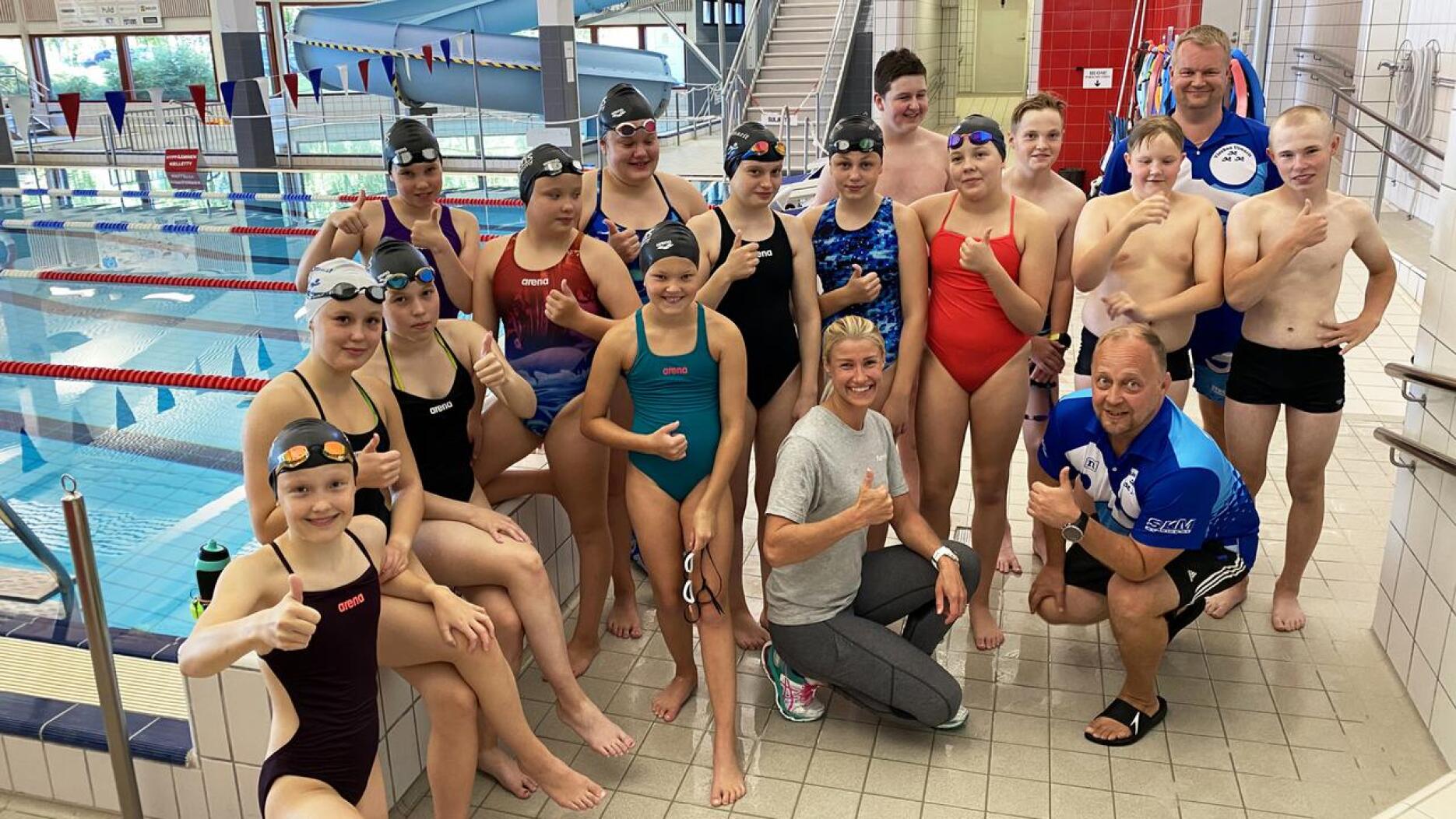 Vieskan Uimareiden nuoret saivat viikonloppuna harjoitusvinkkejä maailmanmestari Hanna-Maria Seppälältä.