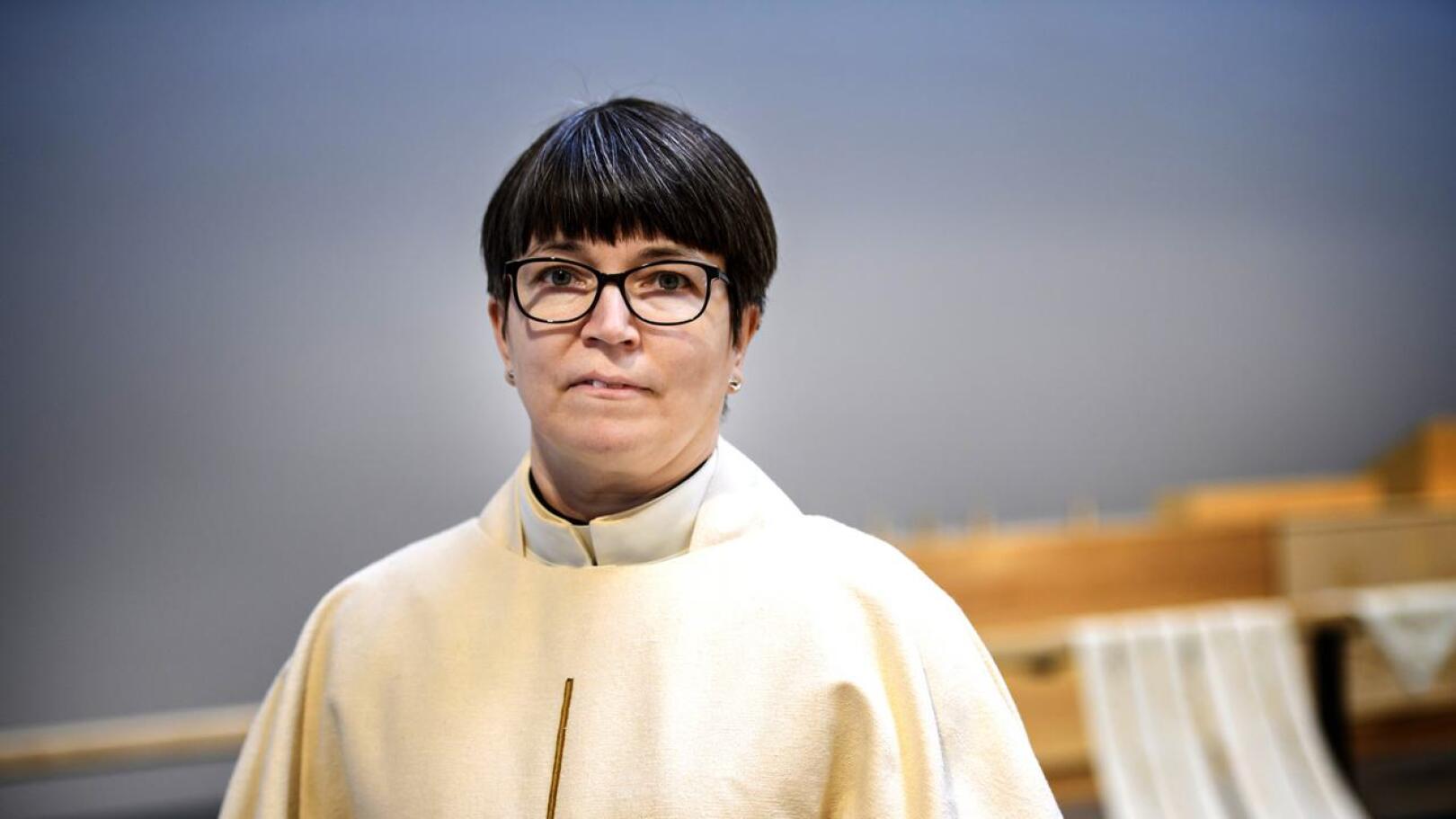Ylivieskan kirkkoherra Eija Nivala valittiin Keskustan kansanedustajaehdokkaaksi.