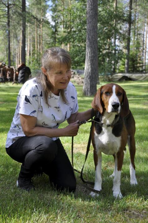 Hyvää nimipäivää Asta! Metku-koira on Asta Jämsän lenkkikaveri.