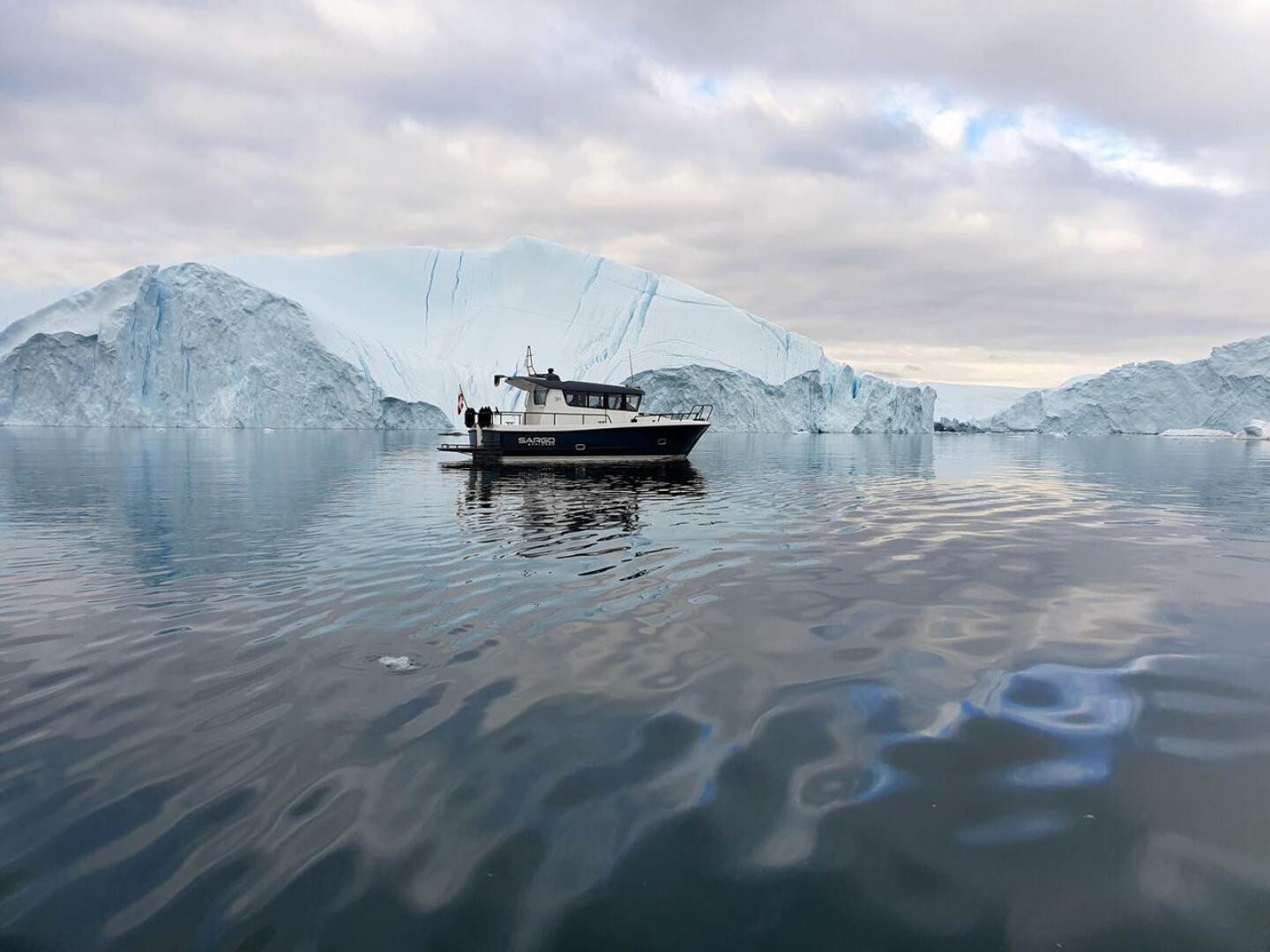 Tv-sarjassa Grönlannin vesillä liikkuva vene on kokkolalaisen Sarins Båtarin valmistama Sargo 31.