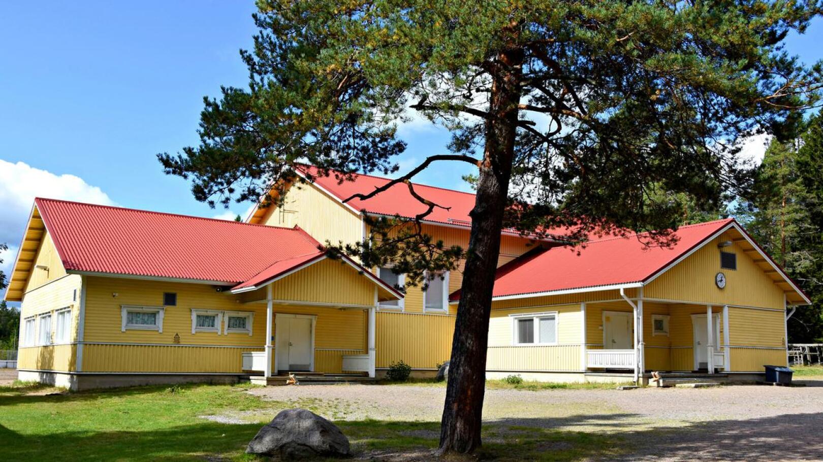 Jarmo Viinala on tehnyt kuntalaisaloitteen, että Vatjusjärven koulukompleksia aletaan kehittää vapaa-ajan ja kulttuurin käyttöön.