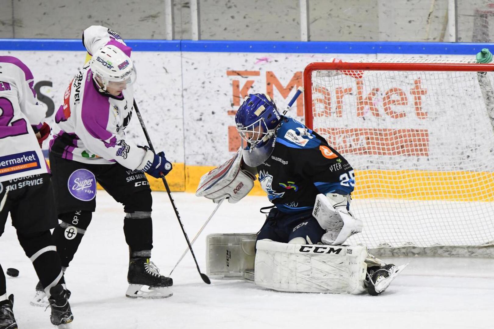 Soki tulitti Jääkarhu-vahti Jussi Siirosen vaihtoon ottelun puolessa välissä tilanteen ollessa 6 -1.