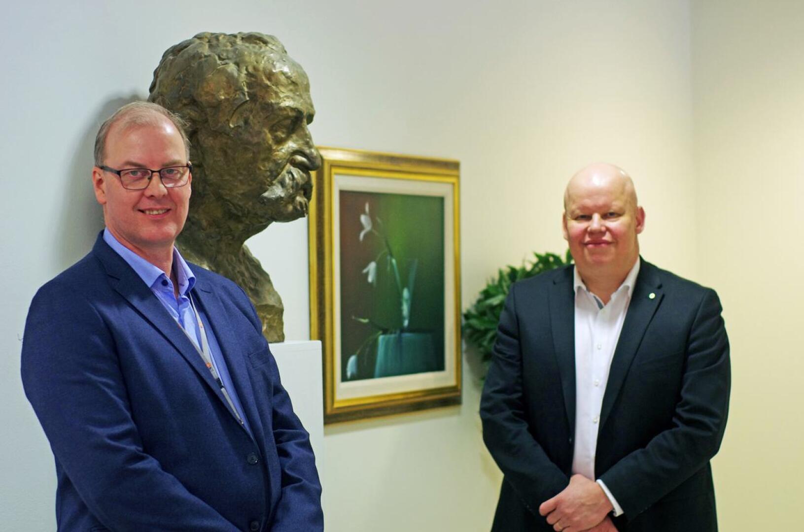 Uusi ja vanha rahoitusjohtaja, vasemmalla Jouko Isosaari ja oikealla Jussi Kuittinen. 