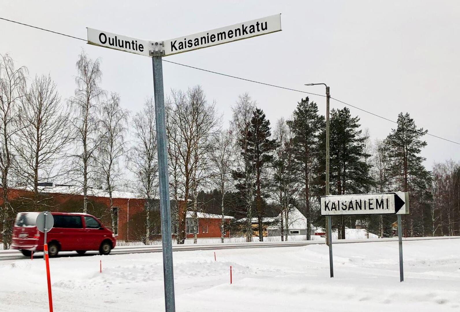 Ylivieskan kaupunki on kiirehtinyt Ouluntien ja Kaisaniemenkadun liikennejärjestelyjen tekemistä. Kaisaniemenkadulta on suunniteltu paloaseman ja Rauhanyhdistyksen välistä uusi suora liikenneyhteys keskustaan.
