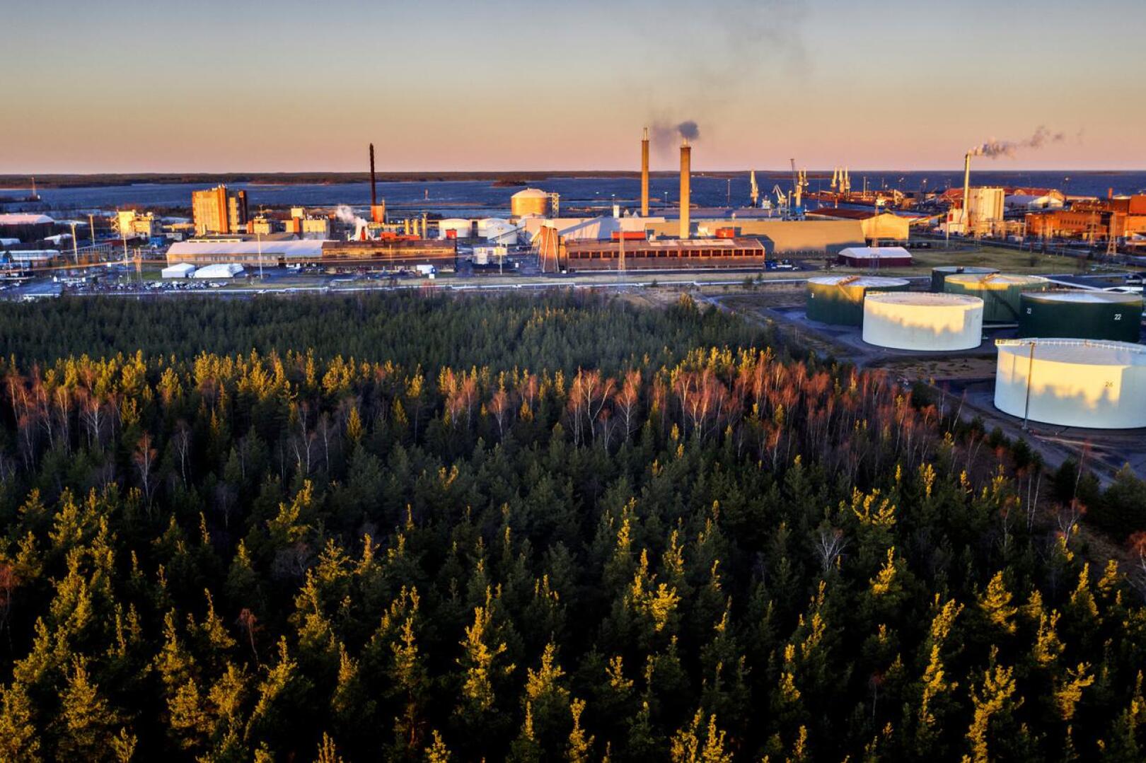 Keliber Oy tiedotti maanantaina saaneensa perustellun päätelmän Kokkolan kemiantehtaan YVA-selostuksesta.