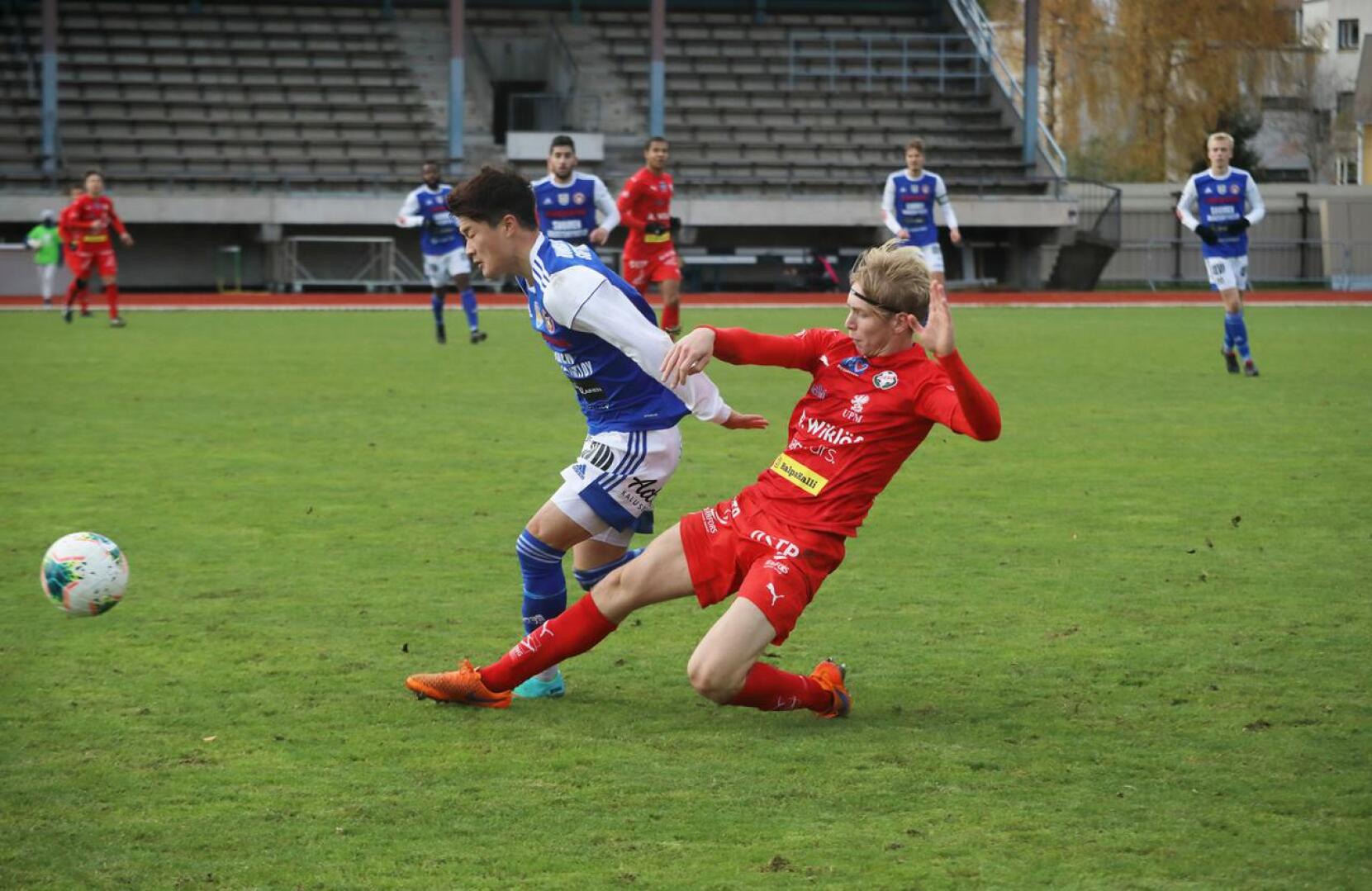 Jaro ja AC Kajaani pelasivat lokakuun puolivälissä Pietarsaaressa Ykkösen pelin tyhjille katsomoille.