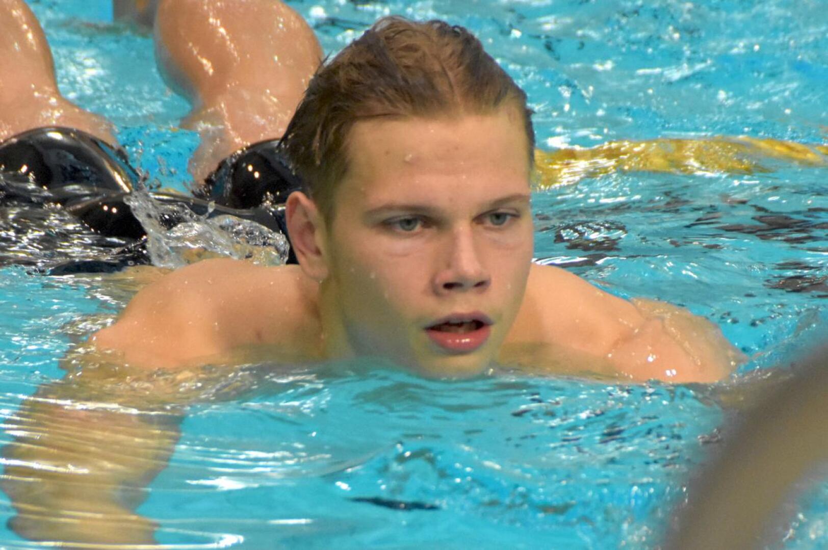Kemin Työväen Uimareiden Ronny Brännkärr oli yksi Kokko Gamesin kovimmista kasvoista.