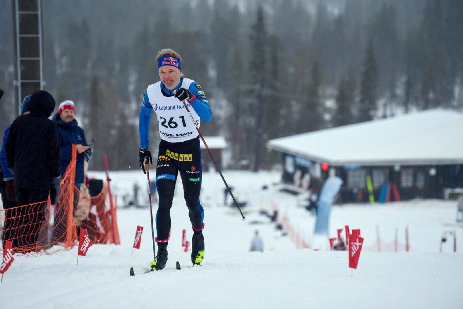 Iivo Niskanen osallistui maastohiihdon miesten 10 kilometrin perinteisen hiihtotyylin kilpailuun Oloksen Tykkikisoissa Muoniossa 12. marraskuuta 2022.
