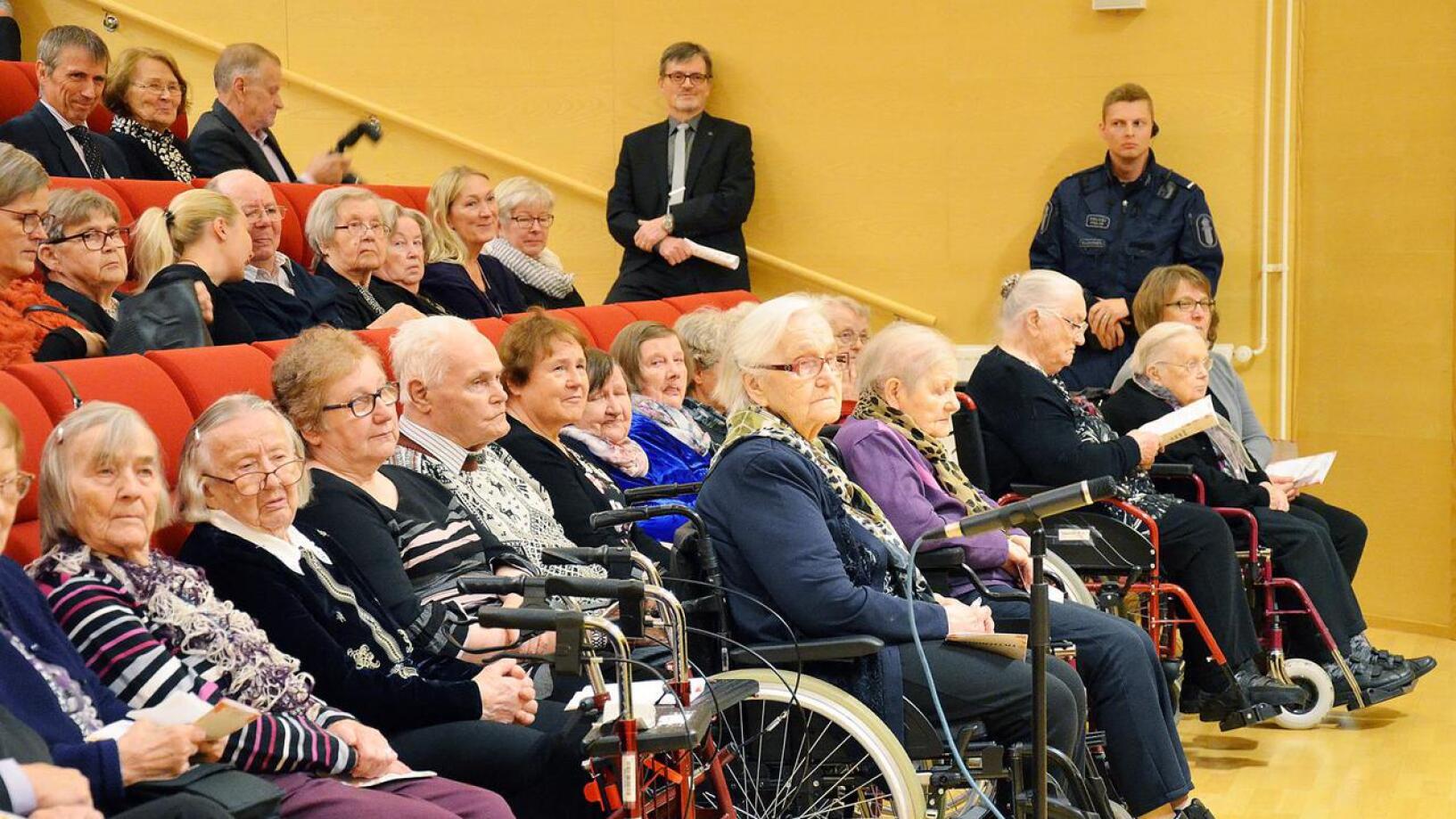 Vääräjokisaliin Sieviin tuli vanhusten viikon juhlijoita kaikista neljästä Kallion kunnasta.
