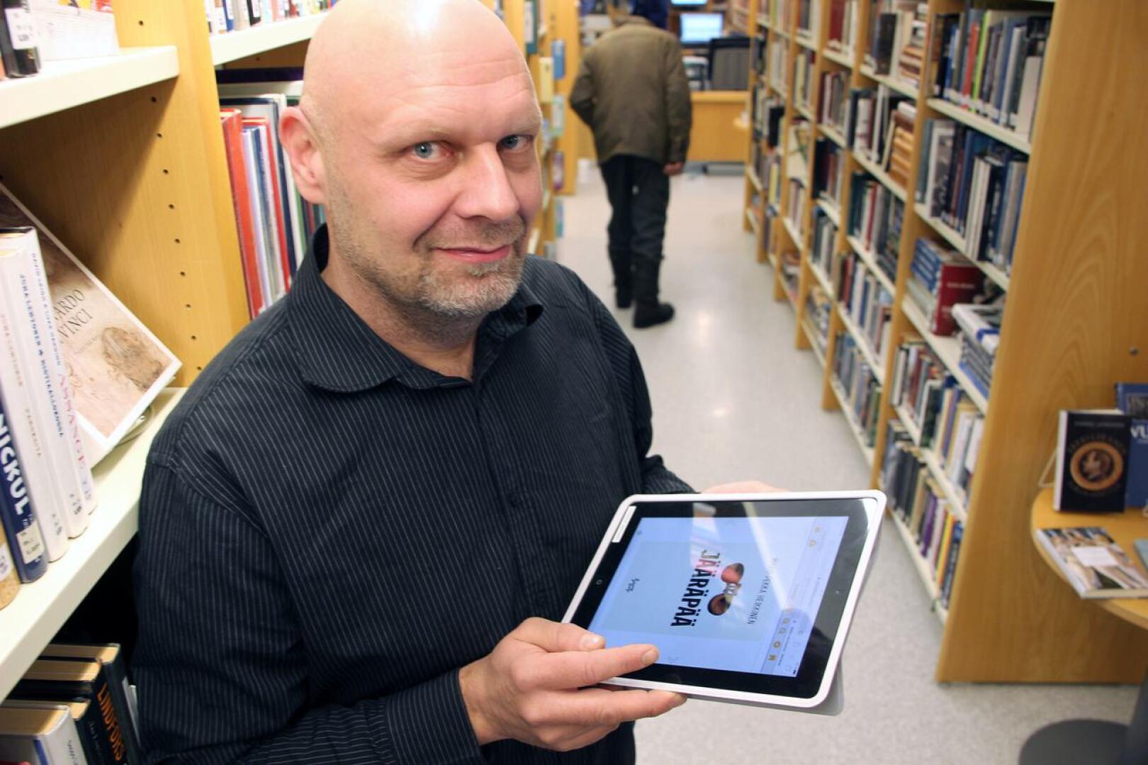 Kirjastonhoitaja Janne Koskesta tulee Ylivieskan kirjastojohtajan viransijainen toukokuun alusta.