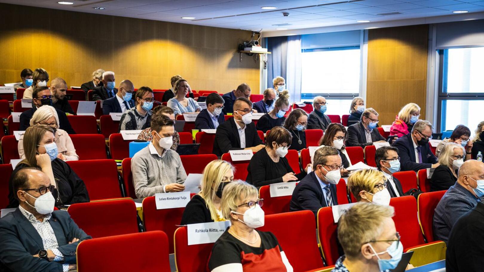 Keski-Pohjanmaan aluevaltuusto piti maanantaina historianasa ensimmäisen kokouksen Soiten auditoriossa Kokkolassa.