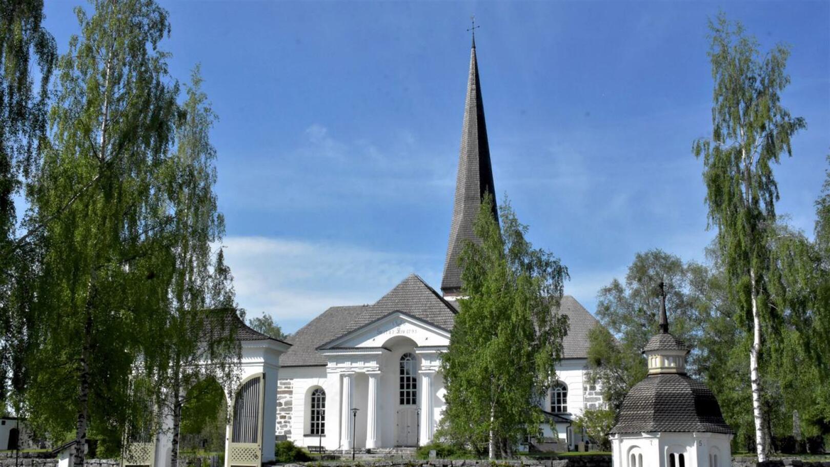 Pedersören uusi kirkkoherra on valittu. Kuvituskuva Pedersören kirkosta.