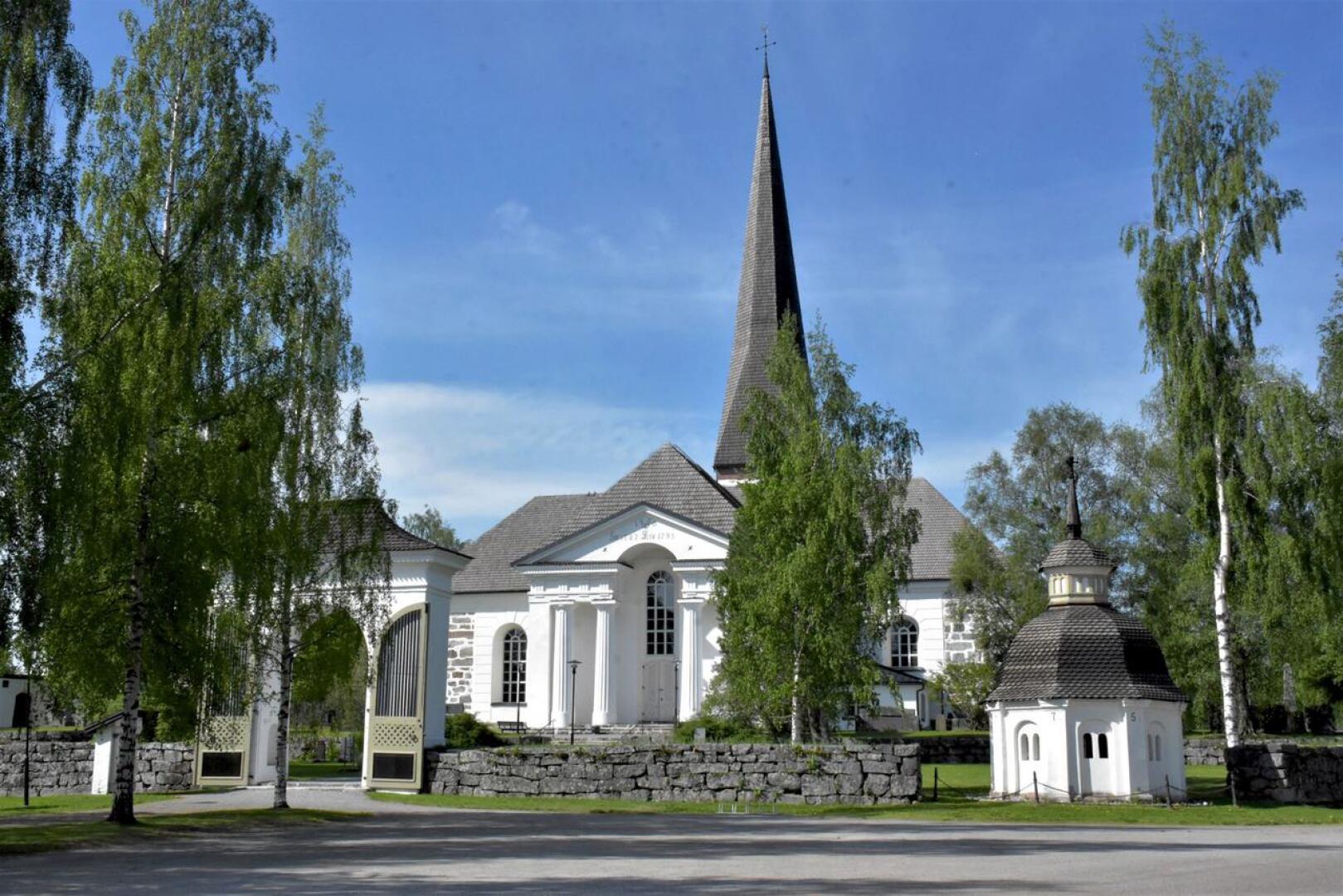 Pedersören uusi kirkkoherra on valittu. Kuvituskuva Pedersören kirkosta.