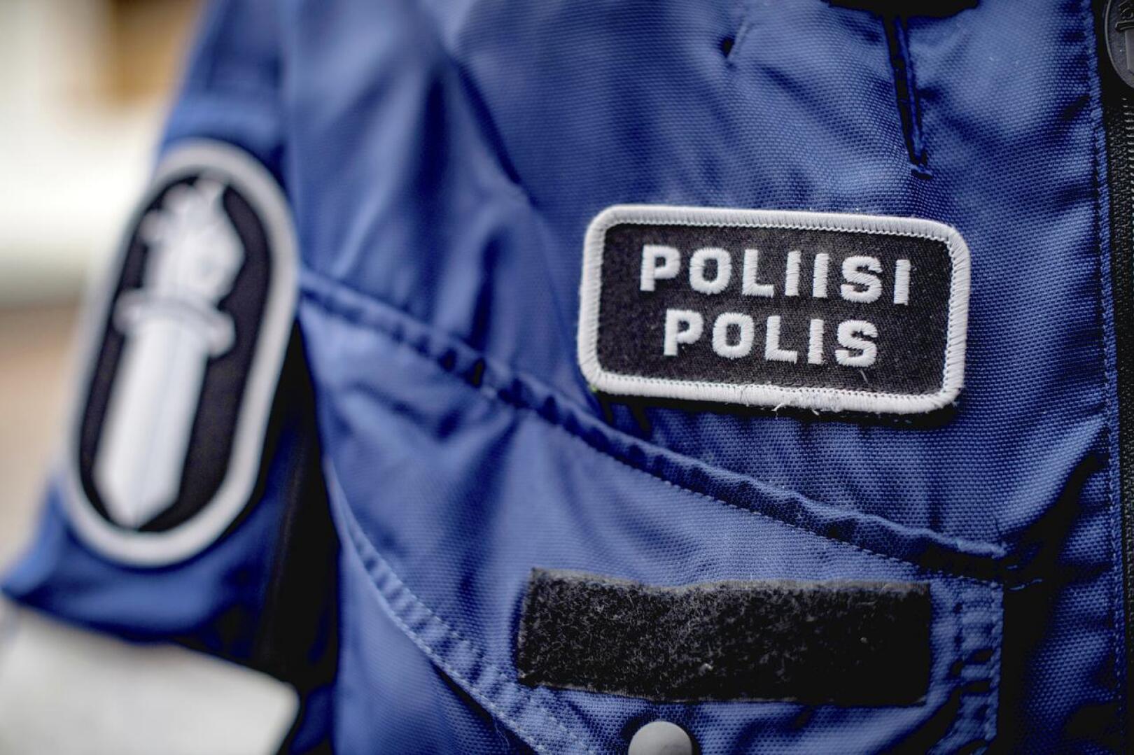Poliisille tulee harvakseltaan ilmoituksia huonosti käyttäytyvistä koirista, kertoo rikoskomisario Årors. 