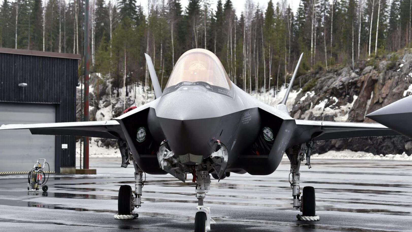 Amerikkalainen Lockheed Martin F-35 -hävittäjä mediaesittelyssä Pirkkalassa 10. helmikuuta 2020.