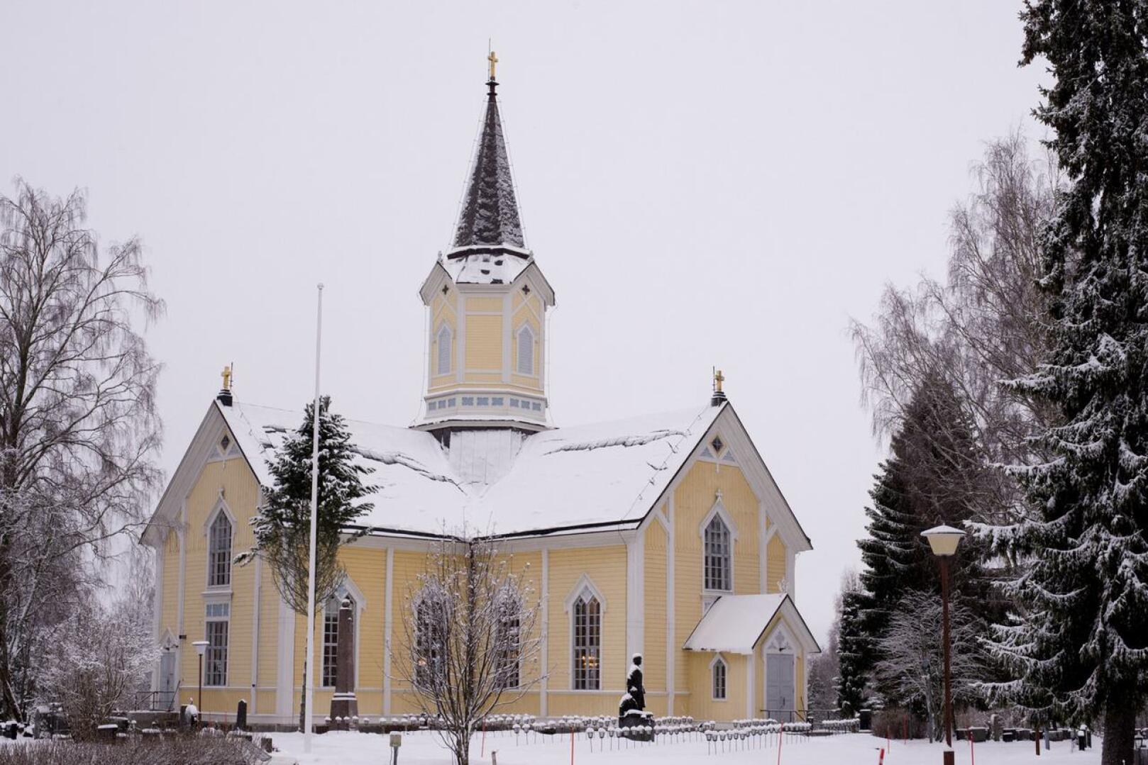 Haapaveden kamariorkesteri konsertoi kuvassa olevassa Haapajärven kirkossa sekä Haapaveden kirkossa.