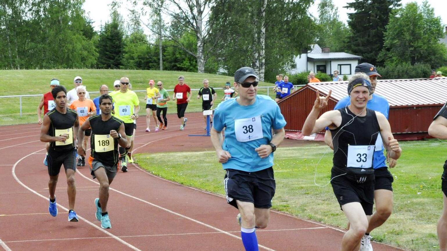 Ylivieskan Vieskamaraton avaa Kalajokilaakson maratontapahtumien sarjan kesäkuussa. Tarjolla on asfalttireitin lisäksi myös uusi maastomatka.