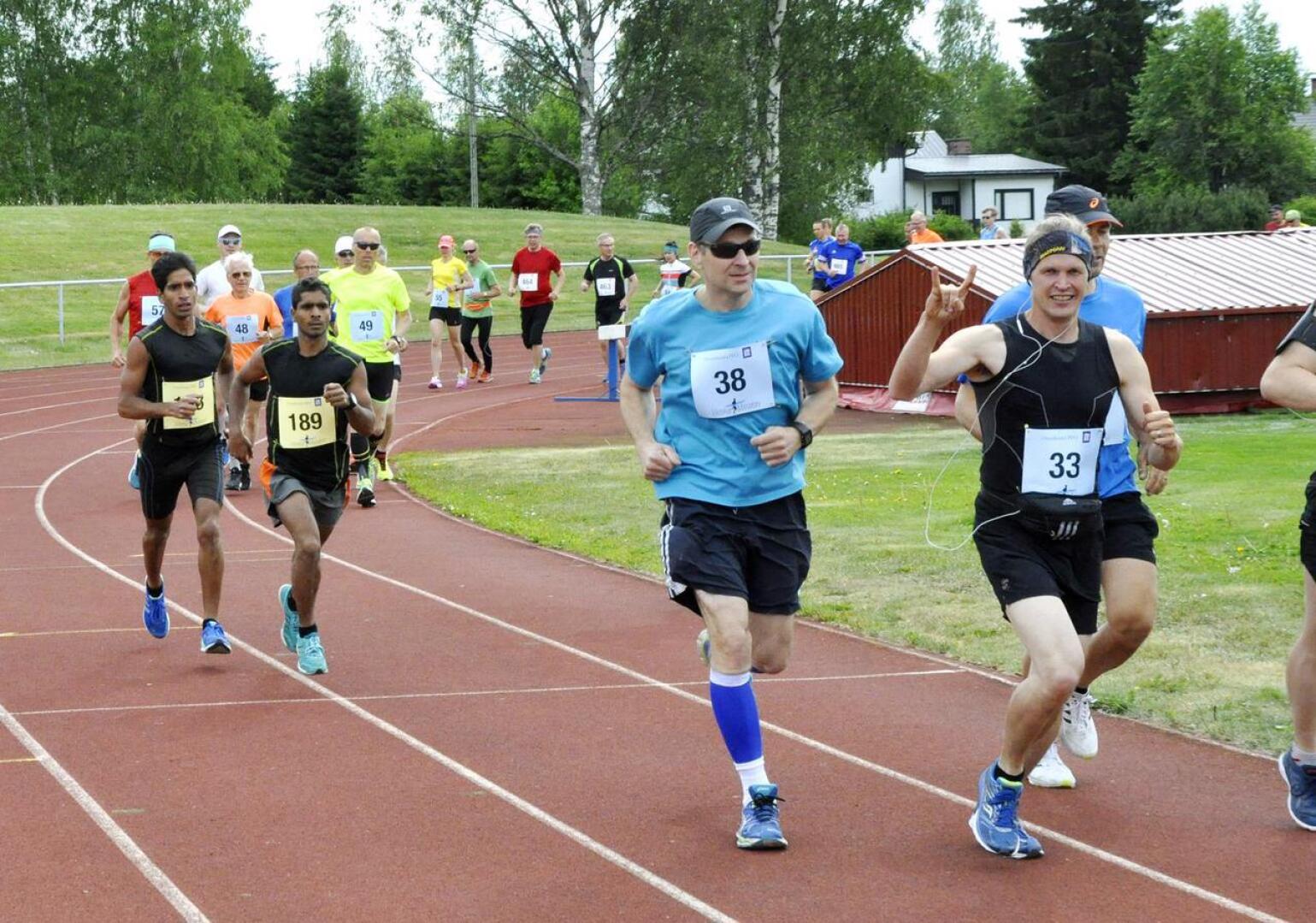 Ylivieskan Vieskamaraton avaa Kalajokilaakson maratontapahtumien sarjan kesäkuussa. Tarjolla on asfalttireitin lisäksi myös uusi maastomatka.