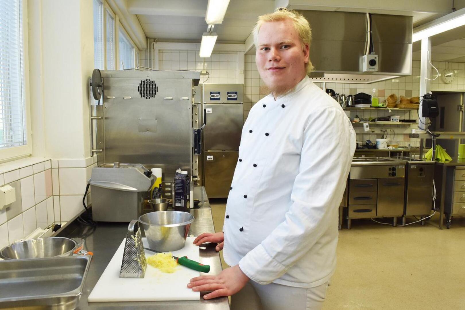 Jedun Haapaveden yksiköstä kokiksi valmistuva Miika Ojala haaveilee perustavansa joskus oman ruokaravintolan tai lounaskahvilan. 