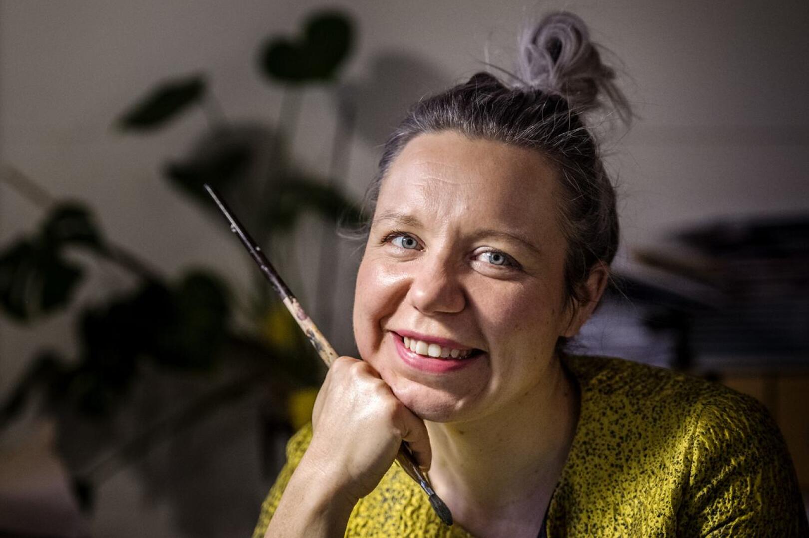 Kokkolalaisen Elina Warstan suunnittelemista viime vuoden kirjojen kansista viisi palkittiin. Yhteensä kunniaa jaettiin kymmenelle kannelle.
