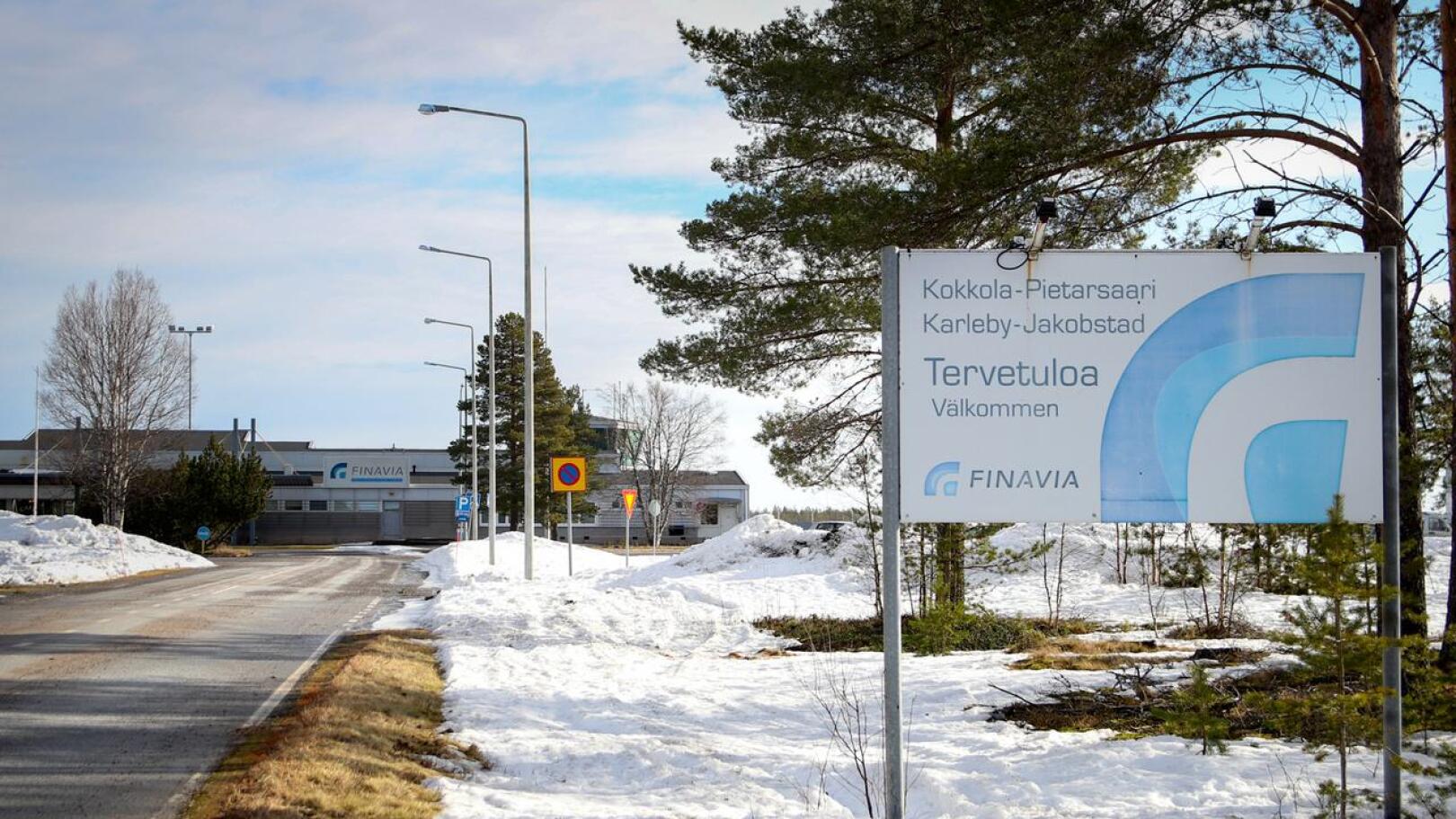 Valtion ensimmäinen lisätalousarvio turvaa lentoliikenteen Kokkola -Pietarsaareen ainakin ensi vuoden toukokuuhun saakka.