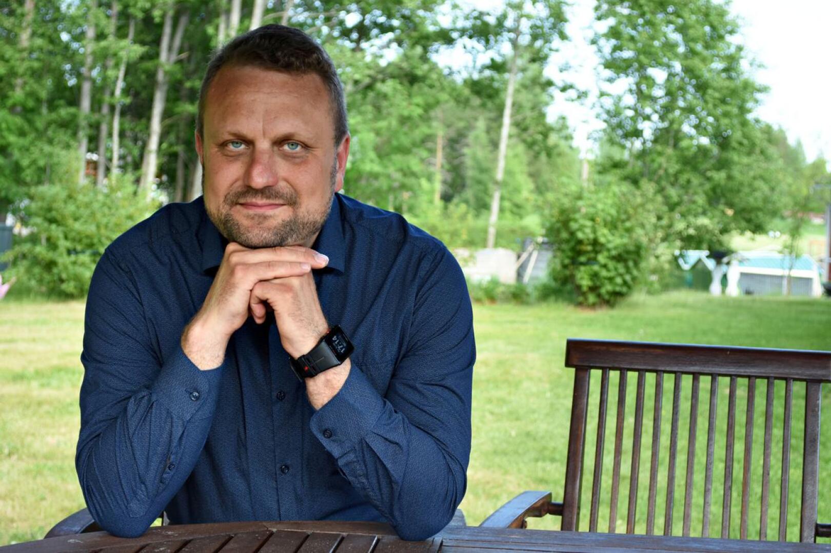 Antti-Jussi Vahteala valittiin Haapaveden kaupunginjohtajan virkaan vuonna 2014.