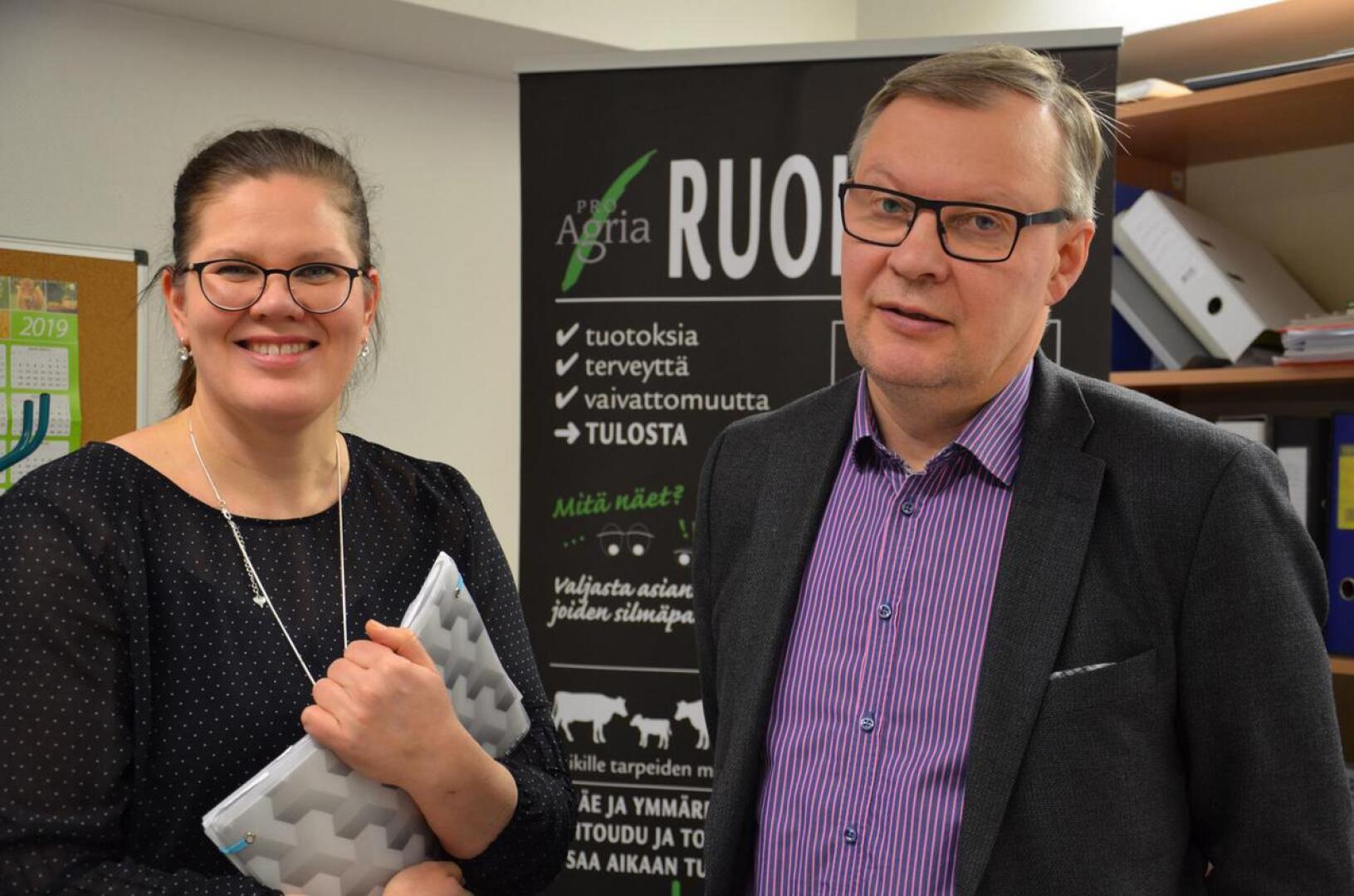 Essi Saarinen vetää teknologiahanketta ja ProAgria Oulu on yksi mukaan lähteneistä. Saarinen ja Vesa Nuolioja toivovat lisää yrityksiä mukaan hankkeeseen.
