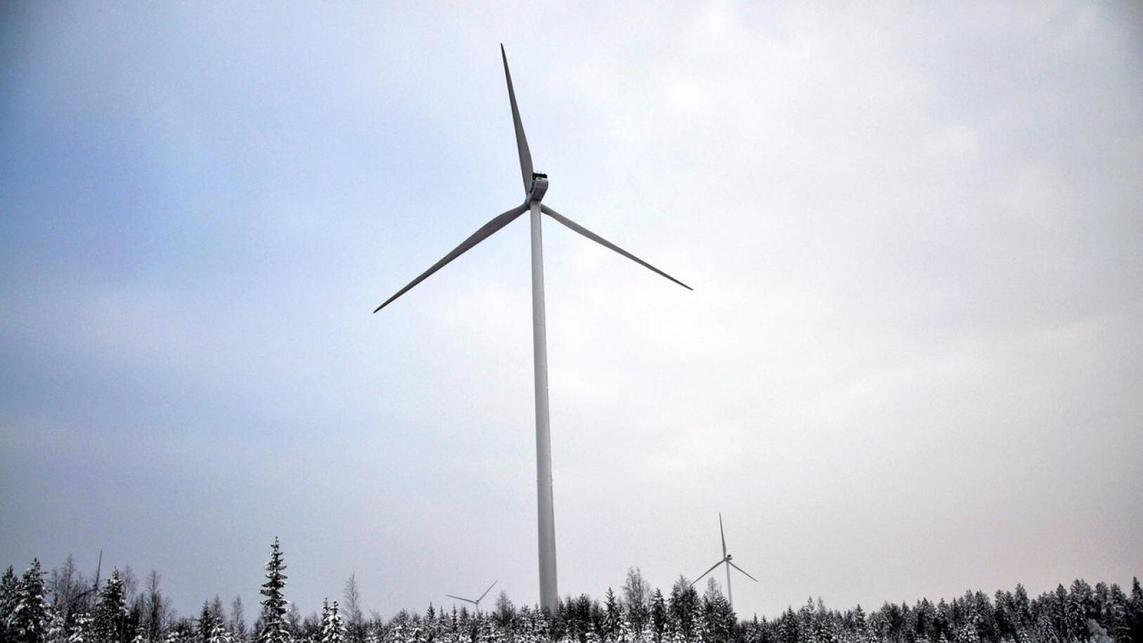 Tuulivoima-kansalaisyhdistys kommentoi Haapavesi-lehdessä julkaistua juttua sähkönsiirtolinjoista sekä aiheeseen liittyvää kolumnia.