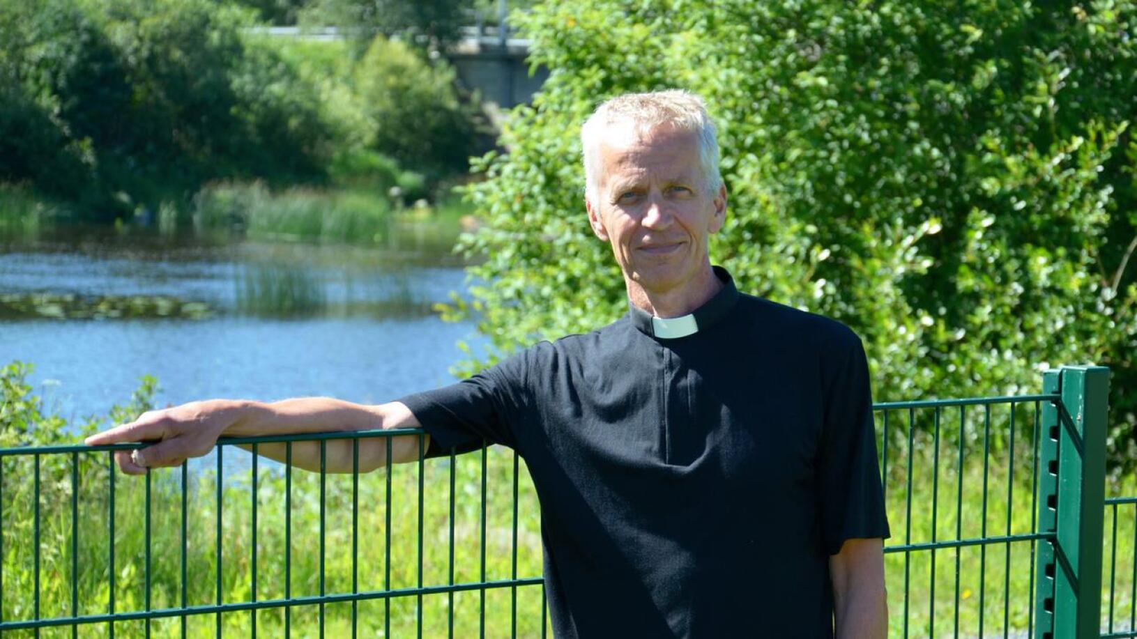 Alavieskan kirkkoherra Erkki Lavanti sanoo, että jokainen on tervetullut hoitamaan yhteisiä asioita seurakunnassa.