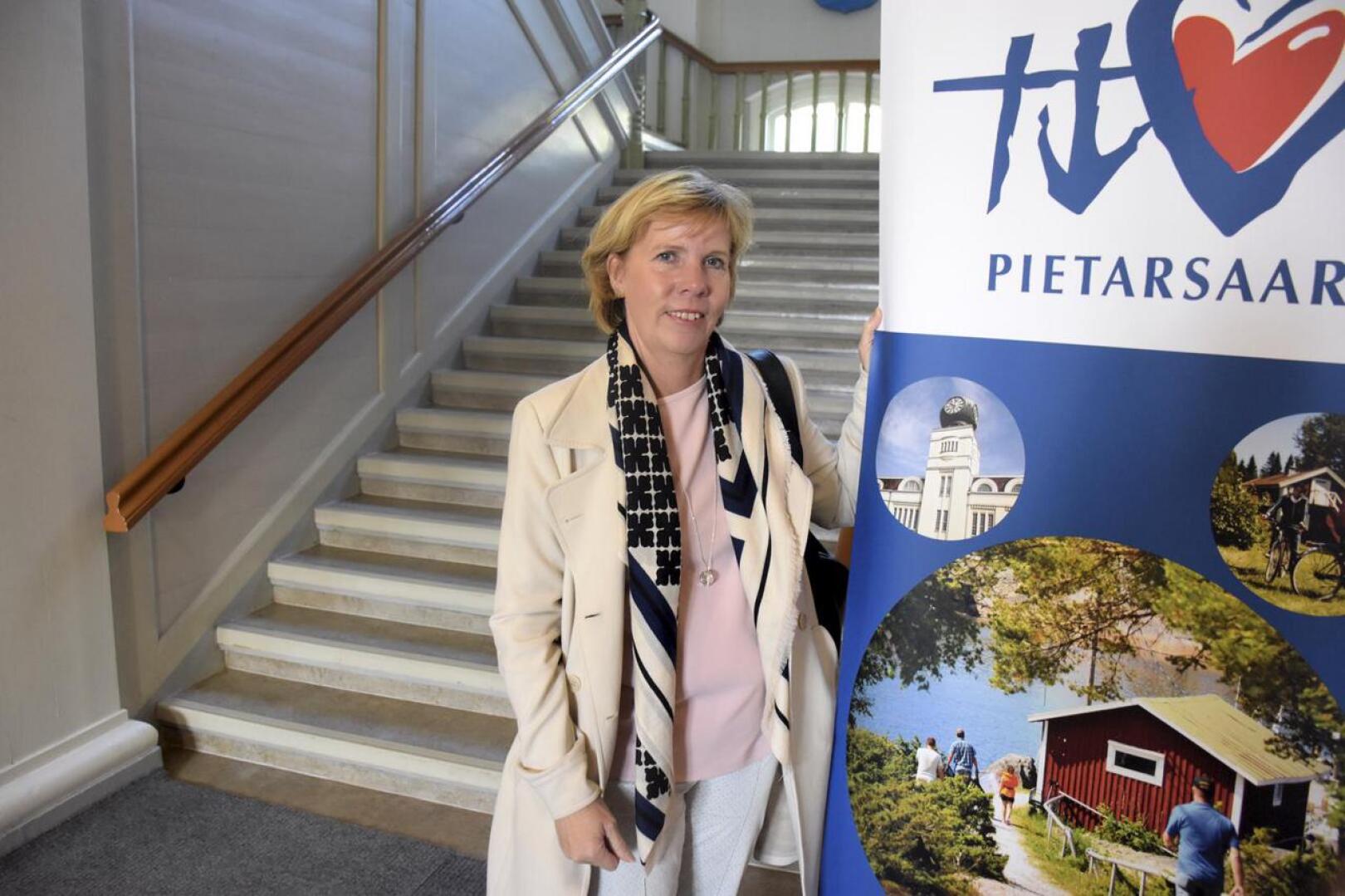 RKP:n puheenjohtaja Anna-Maja Henriksson toivoo, että Kokkolan ja Pietarsaaren sairaaloiden välinen yhteistyö hyödyttäisi molempia osapuolia.