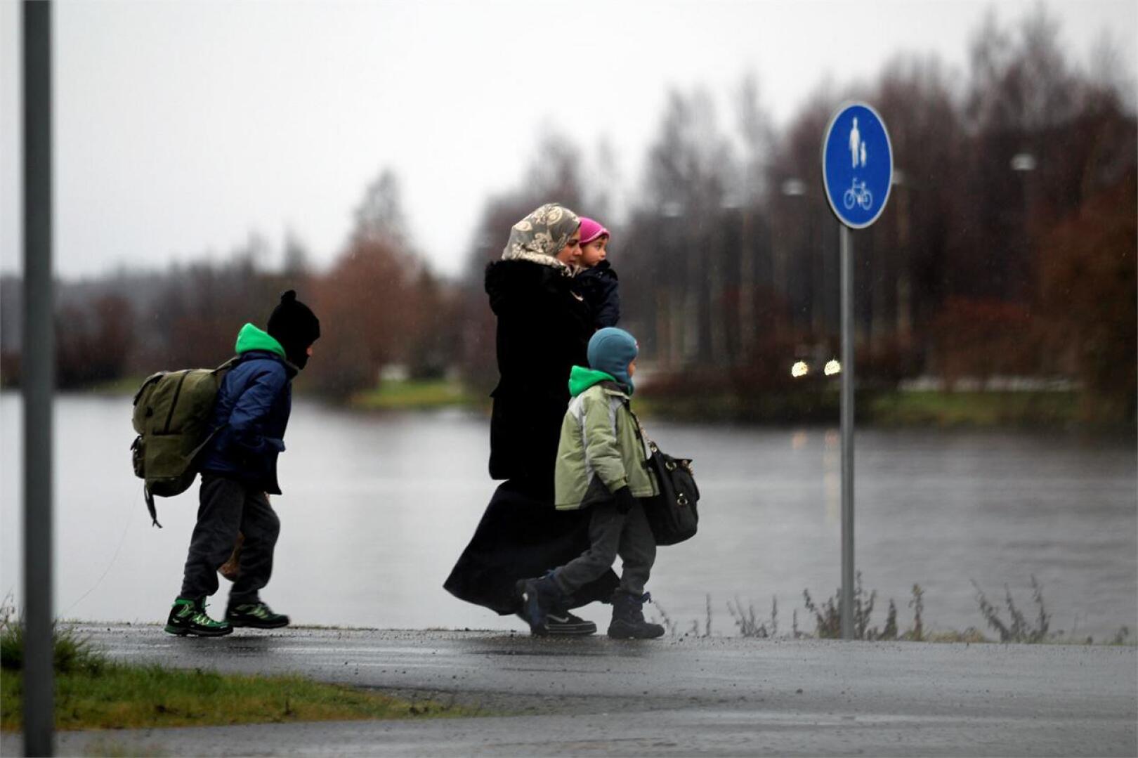 Kaksi vuotta sitten Suomi koki ennennäkemättömän turvapaikanhakijoiden aallon, kun turvapaikkaa haki 32?476 henkilöä. Kuva: Sari Pelttari-Heikka
