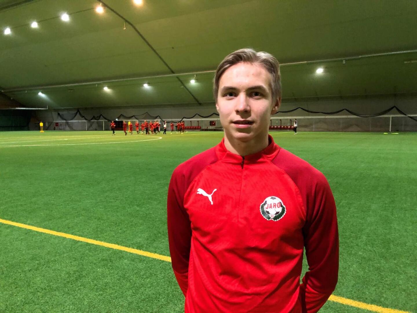 Jaro on valinnut Axel Vidjeskogin toiseksi pelaajakseen virtuaaliseen derbyyn. KPV:n ensimmäinen pelaaja julkaistaan viikonloppuna.